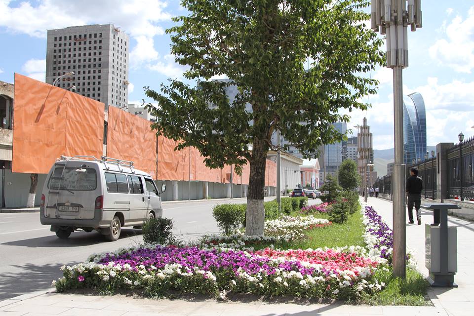 Залуучуудын өргөн чөлөөгөөр салхилаарай